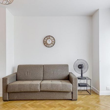 L'Appartement D'Art Et De Lumiere Clichy Luaran gambar